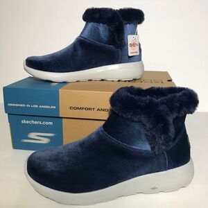 Skechers GOWalk So Soft Velvet Chugga Boots
